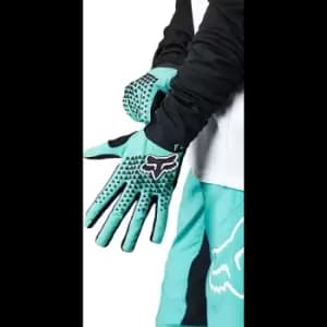 Womens Defend Gloves