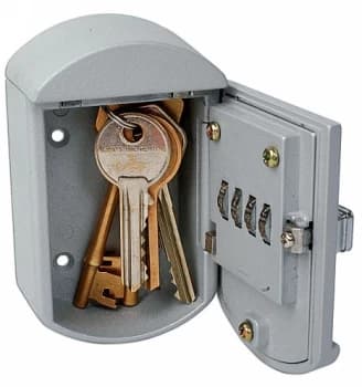 Kamasa 55775 Key Safe - holds 5 keys with internal magnet. Keycode