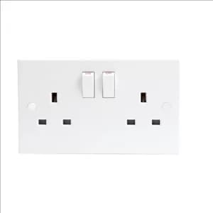 KnightsBridge 13A White 2G Twin 230V UK 3 Switched Electric Wall Socket