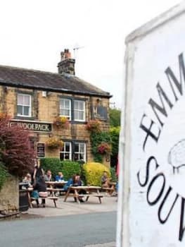 Virgin Experience Days Emmerdale West Yorkshire Locations Bus Tour for Two, One Colour, Women