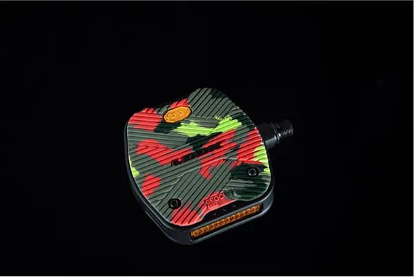 Look Geo City Grip Platform Pedals - Camo