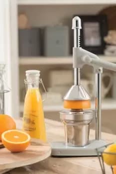 Living Nostalgia ZF2982203 1.5L Manual Heavy Duty Juicer