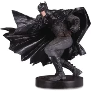 DC Designer Series Statue Black Label Batman by Lee Bermejo 23cm