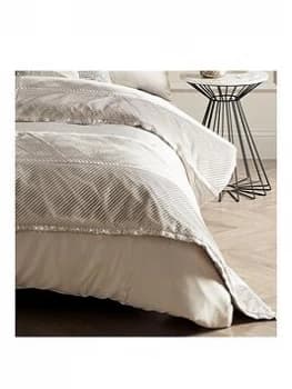 Kylie Minogue Zina Runner