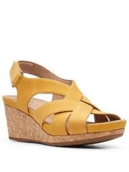 Clarks Un Capri Step Leather Wedge Sandal - Yellow