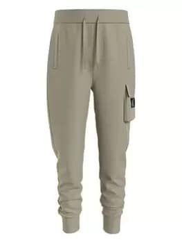 Calvin Klein Jeans Boys Badge Cargo Sweatpants - Wheat Fields, Wheat Fields, Size 10 Years