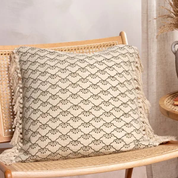 Saku Cushion Olive, Olive / 50 x 50cm / Polyester Filled