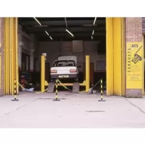 Slingsby 6MM Red/White Chain Kits With 4 Concrete Base Posts, 25m Chain and 10 C