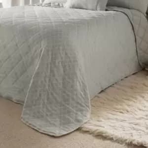 Dreams&drapes - Woven Croma Geometric Jacquard Quilted Bedspread, Silver, 220 x 240 Cm
