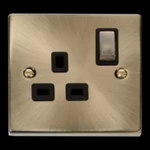 Click Scolmore Deco Ingot 1 Gang 13A 2 Pole Switched Socket - VPAB535BK