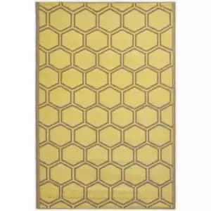 Homescapes - Yellow Outdoor Rug with Honeycomb Pattern, 182 x 122cm - Yellow