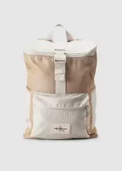 Calvin Klein Mens Sport Essentials Slim Sq Bp40 Ut Rucksack In Travertine Classic Beige