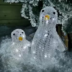 Samuel Alexander - 33cm LED Indoor Outdoor Acrylic Twinkling Penguins Christmas Decoration in Cool White