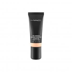 MAC Pro Longwear Nourishing Waterproof Foundation Nc15