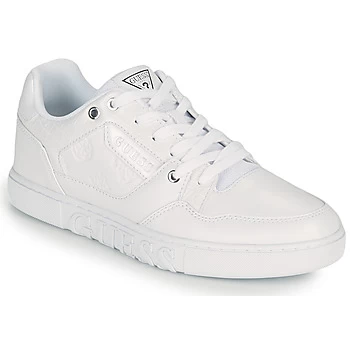 Guess JULIEN2 womens Shoes Trainers in White.5,2.5