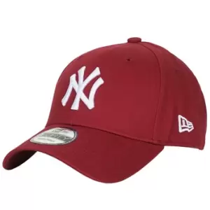 New-Era LEAGUE ESSENTIAL 9FORTY NEW YORK YANKEES womens Cap in Red