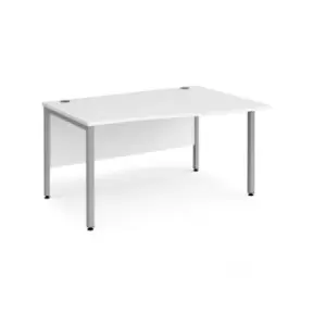 Office Desk Right Hand Wave Desk 1400mm White Top With Silver Frame Maestro 25 MB14WRSWH