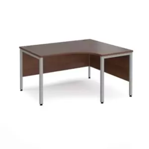 Office Desk Right Hand Corner Desk 1400mm Walnut Top With Silver Frame 1200mm Depth Maestro 25 MB14ERSW