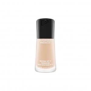 MAC Mineralize Moisture SPF15 Foundation Nc15