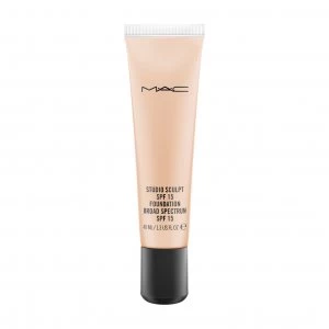 MAC Studio Sculpt Foundation Nc20