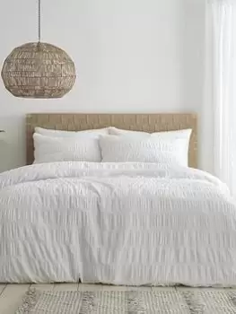 Catherine Lansfield Seersucker Duvet Set In White - Db