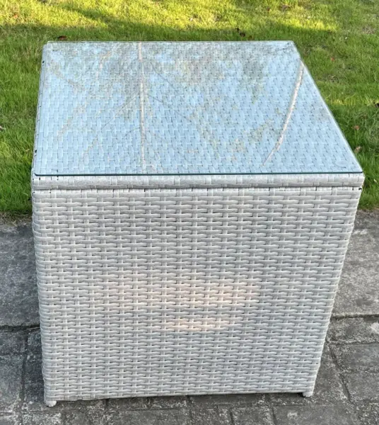 Fimous Outdoor Light Grey Rattan Cube Side Table with Clear Tempered Glass