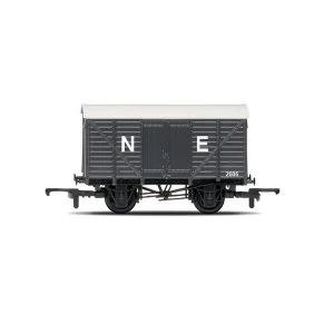 Hornby R6422 RailRoad Closed 00 Gauge Van