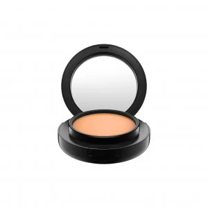 MAC Mineralize Foundation SPF15 Nw25