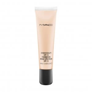 MAC Studio Sculpt Foundation Nc15