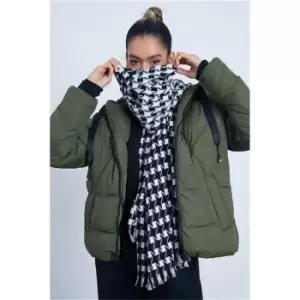 I Saw It First Black Houndstooth Tassel Super Soft Scarf - Black