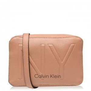 Calvin Klein Must NY Camera Bag - DARK SAND GE1