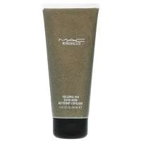 MAC Mineralize Volcanic Ash Exfoliator