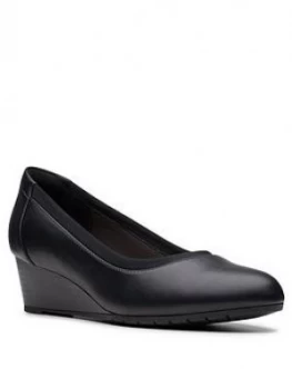 Clarks Mallory Berry Wedge Shoe - Black