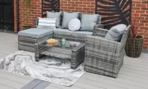 Garden Rattan-Effect Furniture Set with Rain Cover: Four-Seater