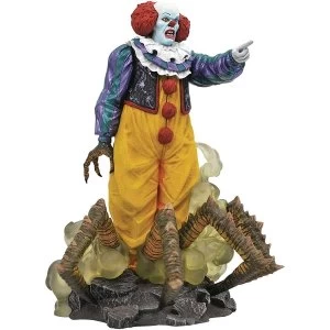 Diamond Select Toys Gallery IT 1990 Pennywise PVC Statue