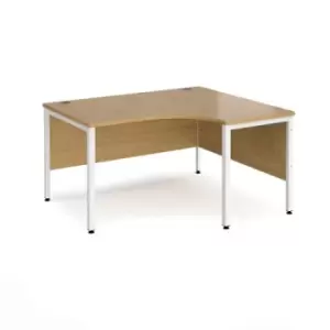 Office Desk Right Hand Corner Desk 1400mm Oak Top With White Frame 1200mm Depth Maestro 25 MB14ERWHO