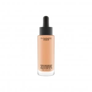 MAC Studio Waterweight SPF 30 Foundation Nc40