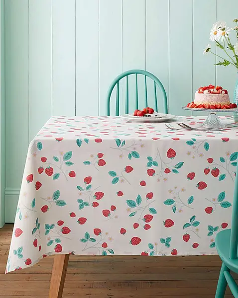 Catherine Lansfield CL Strawberry Garden Table Cloth White/Pink 132X178 PO57601