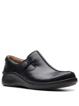 Clarks Un Loop2 Walk Flat Shoe - Black