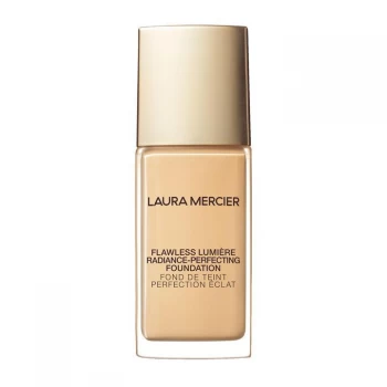 Laura Mercier Lumiere Foundation - macadamia