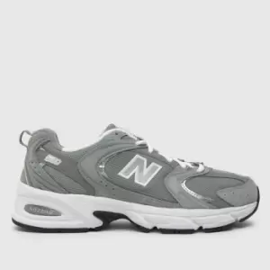 New Balance 530 trainers in juniper green