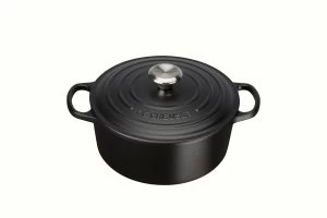 Le Creuset Signature Round Casserole 24cm Black