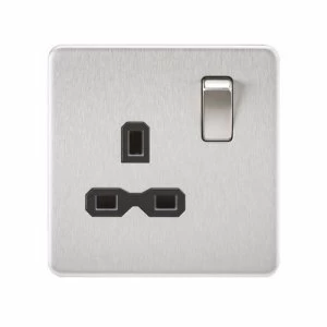 KnightsBridge 1G 13A 230V Screwless Brushed Chrome UK 3 Pin Switched Electrical Wall Socket - Black Insert