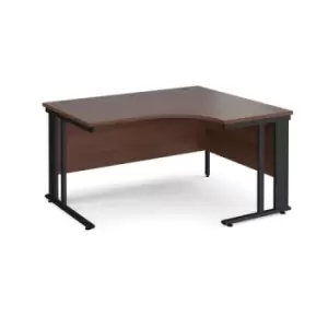 Office Desk Right Hand Corner Desk 1400mm Walnut Top With Black Frame 1200mm Depth Maestro 25 MCM14ERKW