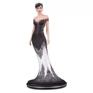 DC Cover Girls Statue Catwoman Wedding Dress by Jo&euml;lle Jones 26 cm