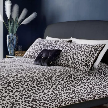 Biba Cheetah Velvet Pillowcase - Nude Black