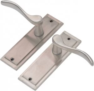 Wickes Bravo Latch Door Handle - Satin Nickel 1 Pair