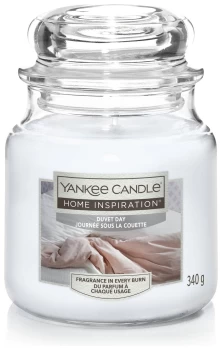 Yankee Candle Medium Jar Candle - Duvet Day