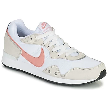 Nike NIKE VENTURE RUNNER womens Shoes Trainers in White