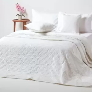 Luxury Cream Quilted Velvet Bedspread Geometric Pattern 'Paragon Diamond' Throw, 250 x 260cm - White - White - Homescapes